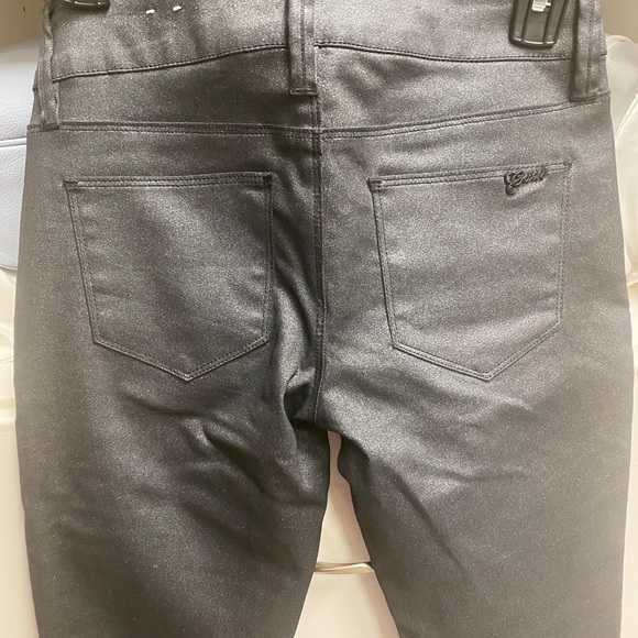 Guess Jeans - Picture 3 of 4
